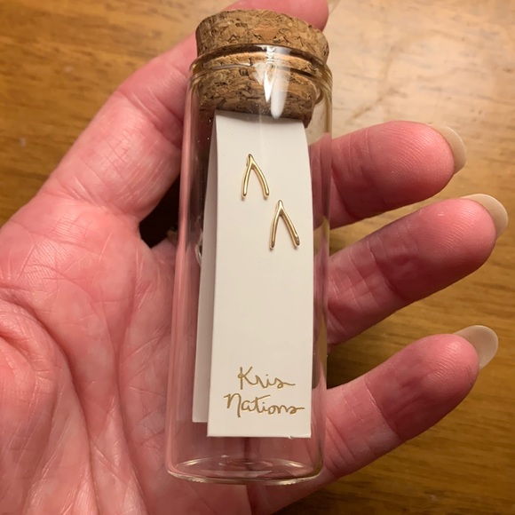 Tiny gold vermeil wishbone earrings - Picture 1 of 11